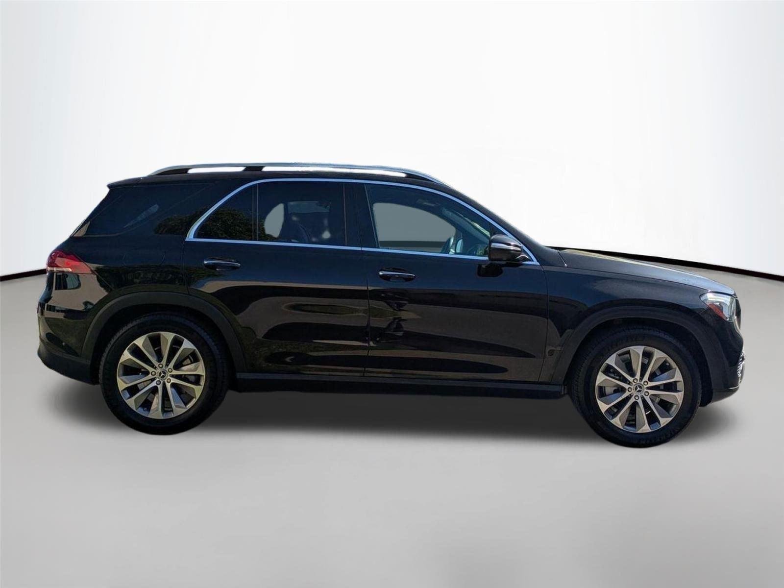 Used 2020 Black MERCEDES-BENZ TRUCK  image 4