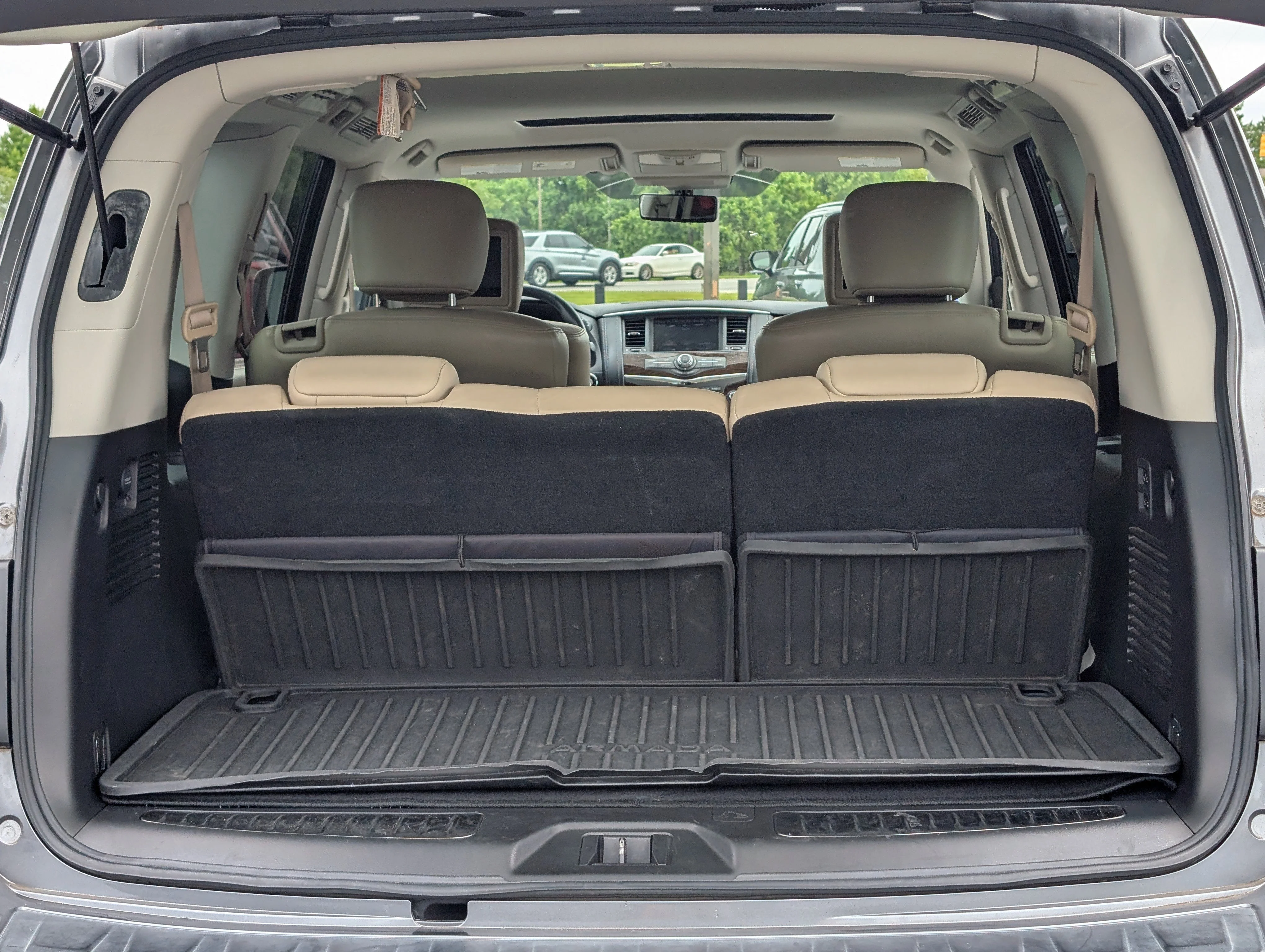 Used 2018 Gun Metallic Nissan Platinum image 11