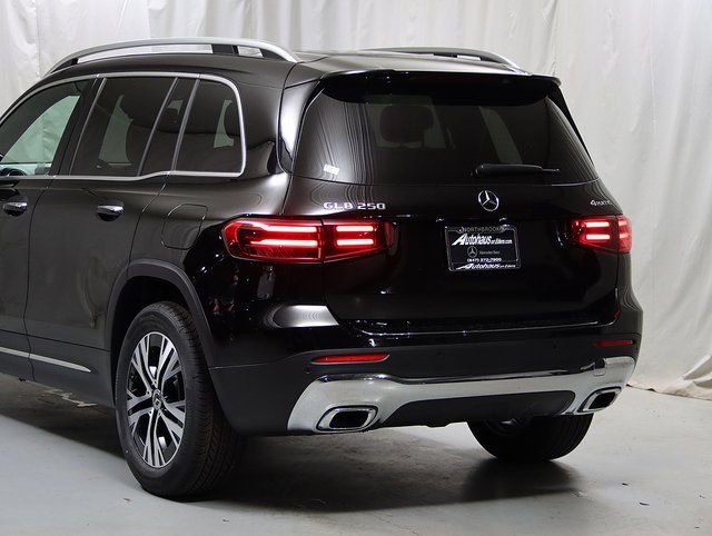 2025 Mercedes-Benz GLB Base - Photo 8