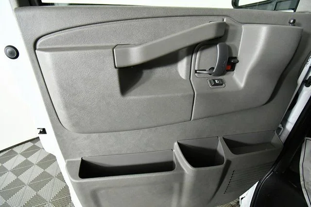 2025 Chevrolet Express Cargo Work Van - Photo 21