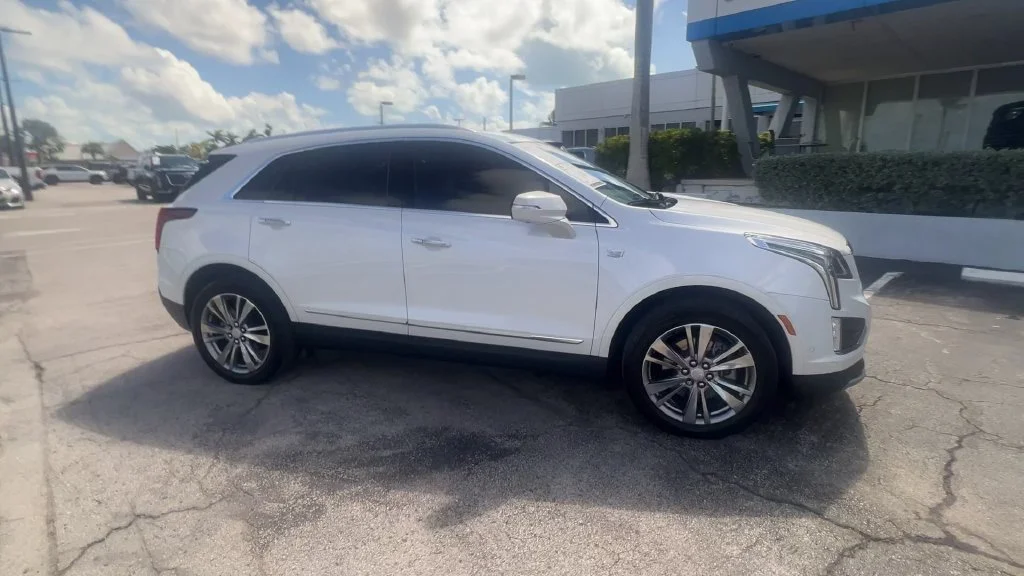 Used 2024 White Cadillac Premium Luxury image 9