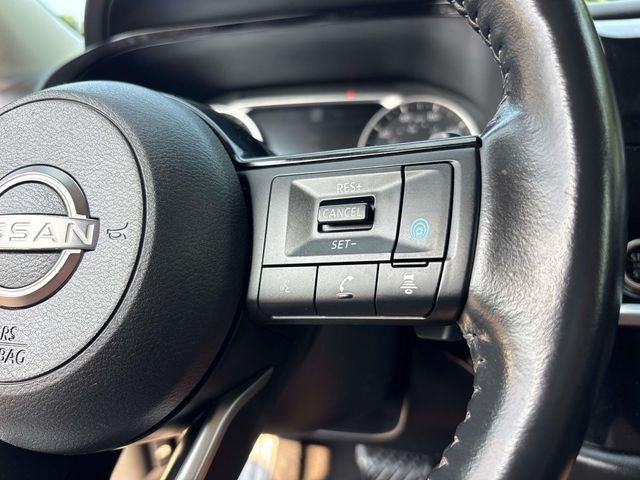 Used 2022 Pearl White Nissan SL image 25