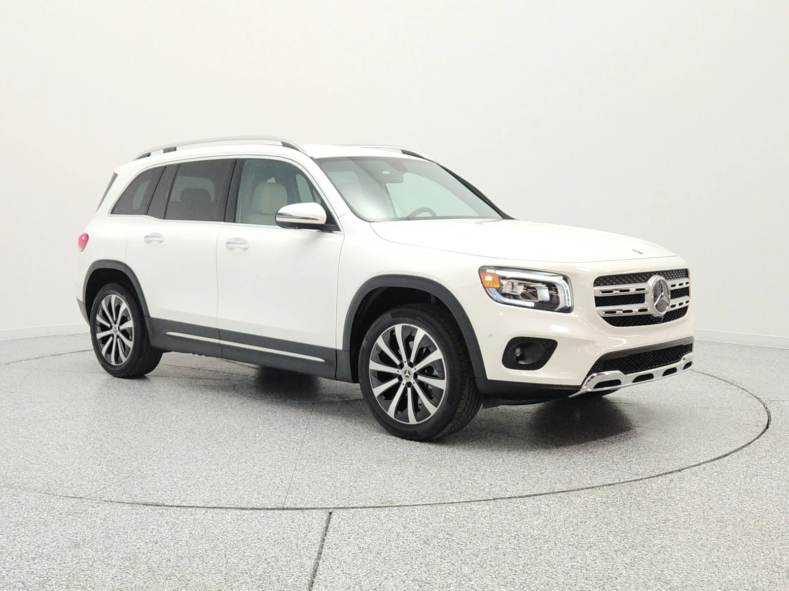 Used 2022 Polar White Mercedes-Benz GLB 250 SUV image 3