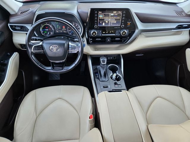Used 2020 Red Toyota XLE image 9