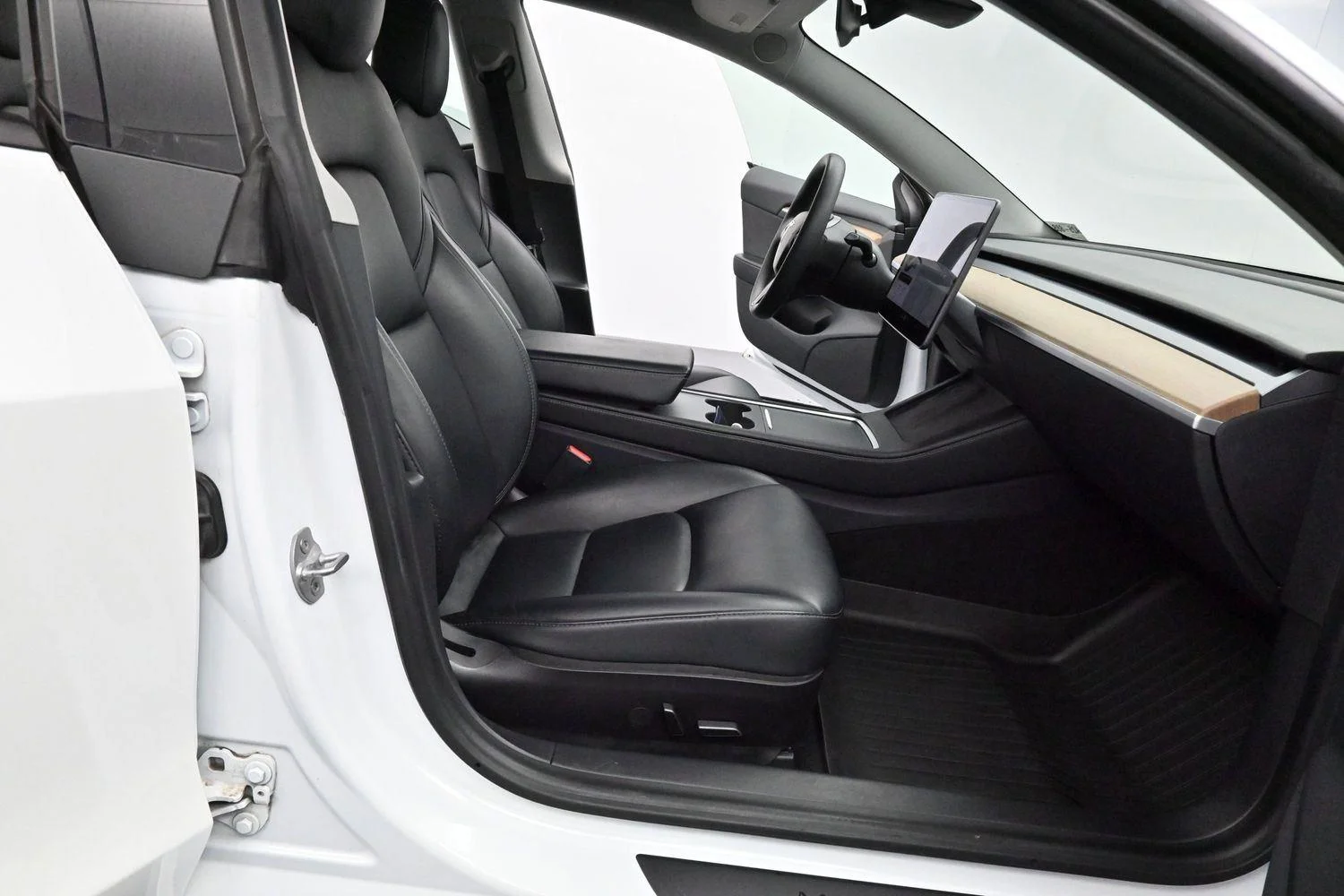 Used 2021 Pearl White Multi-Coat Tesla Standard Range Plus image 27