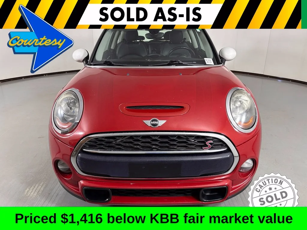 Used 2015 Red MINI Base image 3