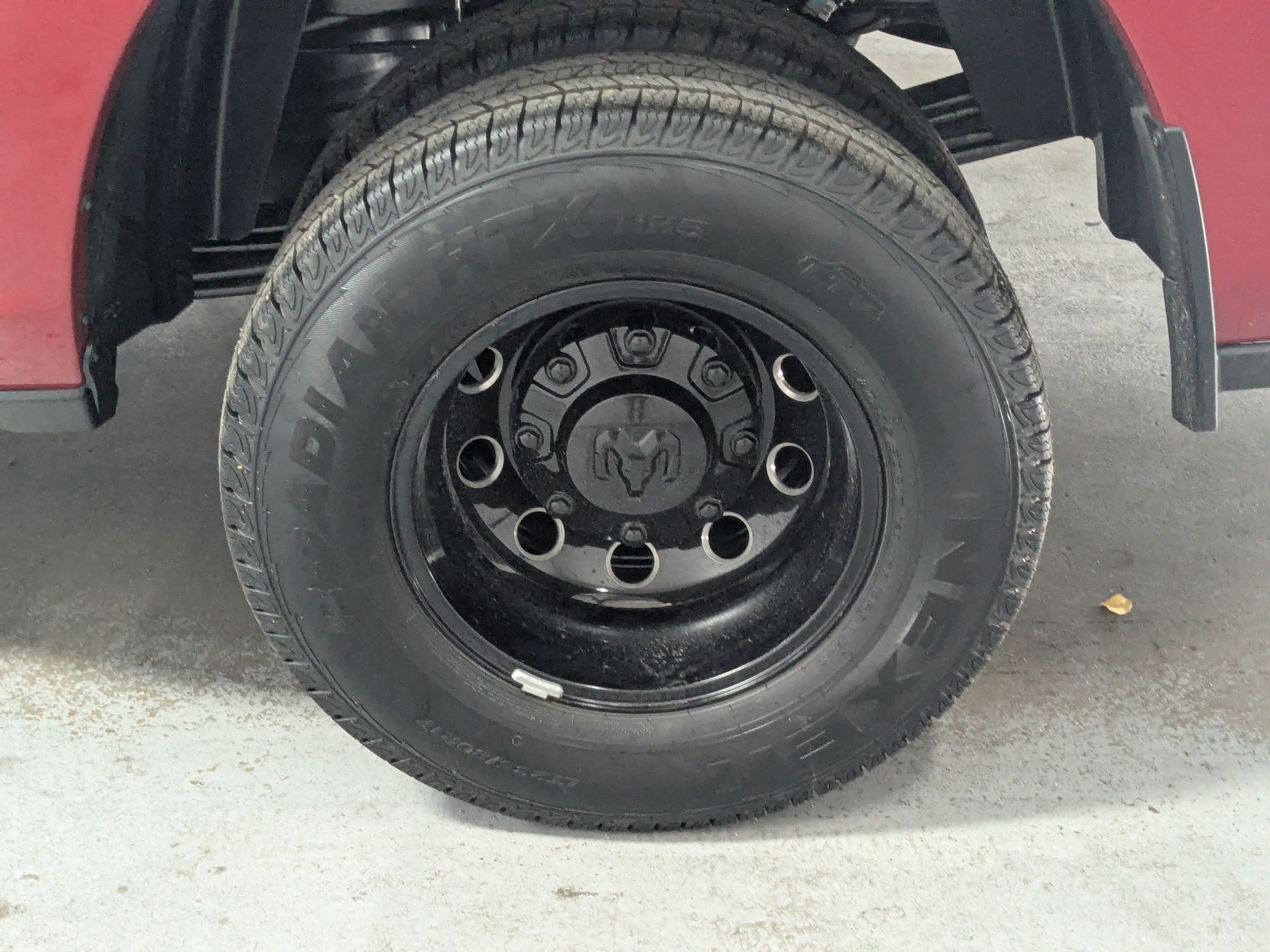 New 2026 Molten Red Pearl-Coat Exterior Paint RAM Laramie image 17