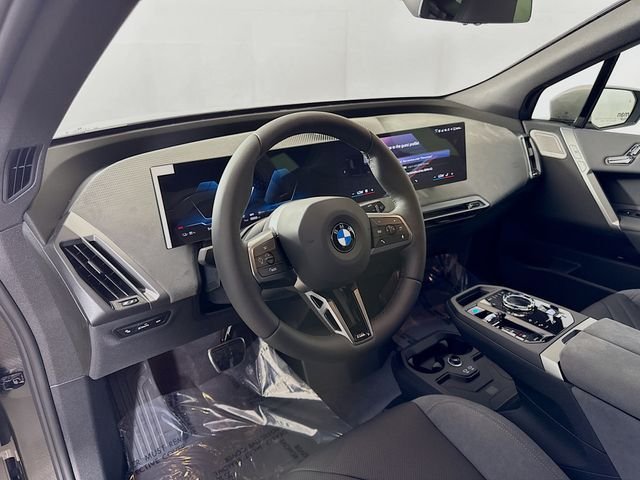Used 2026 Gray Metallic BMW xDrive60 image 9
