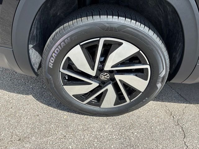 New 2026 Deep Black Volkswagen 2.0T SE w/Technology image 3