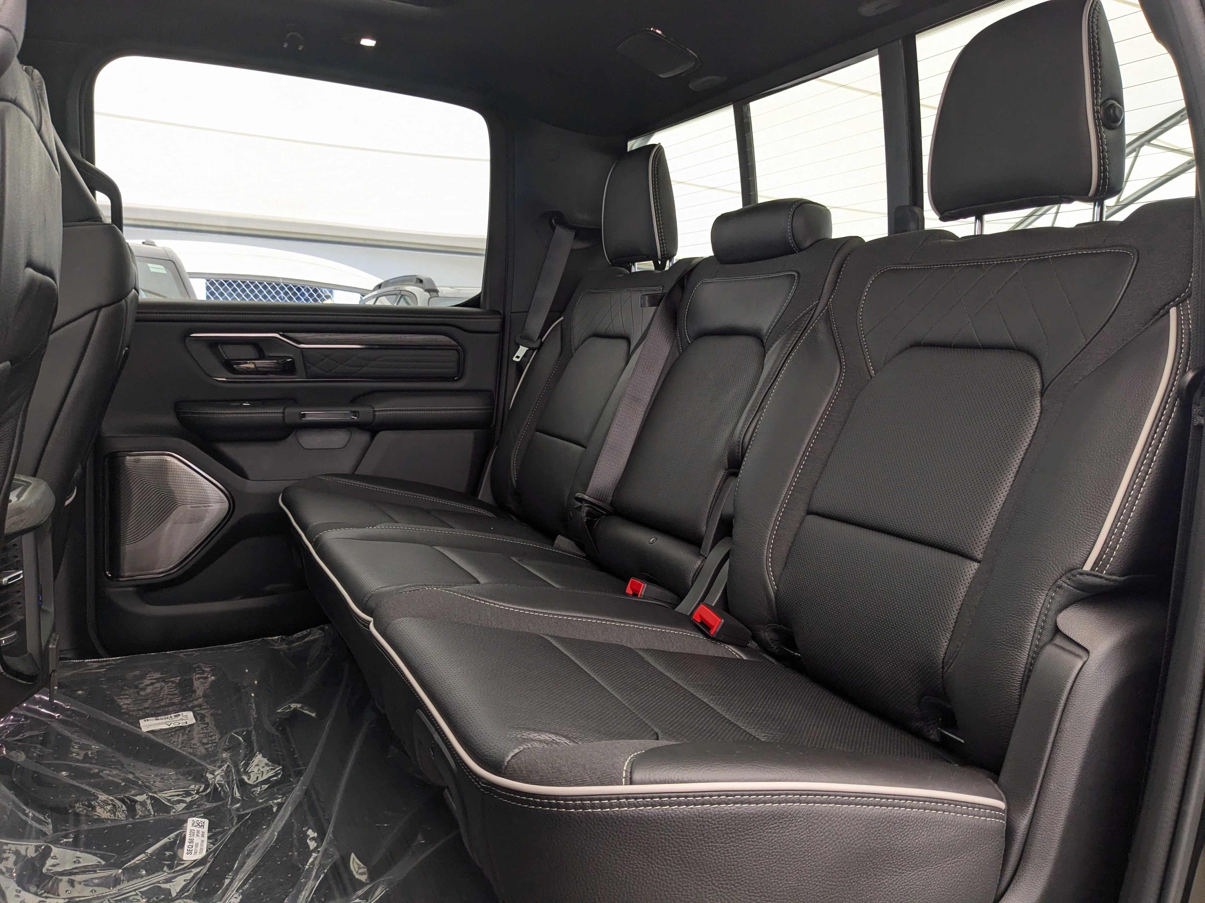 New 2026 Black RAM Limited - - 5.7L HEMI V8 - Pano Sunroof - Limited Lvl A Grp - Trailer Brake Ctrl & More! image 30