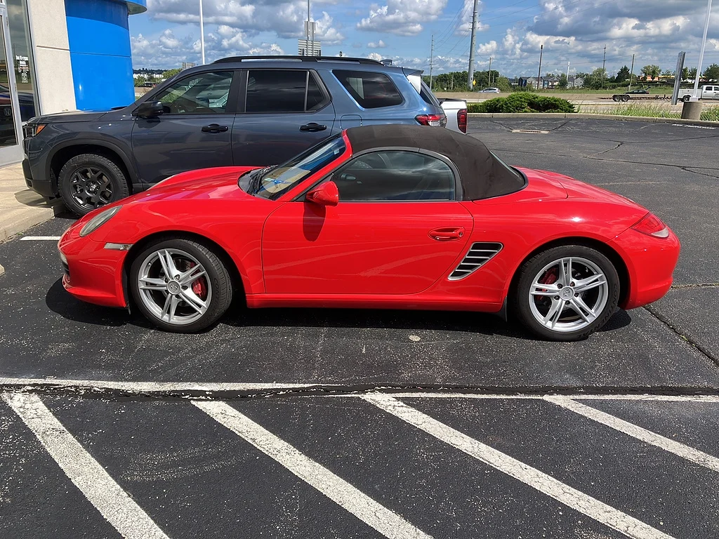 Used 2009 Guards Red PORSCHE S image 3