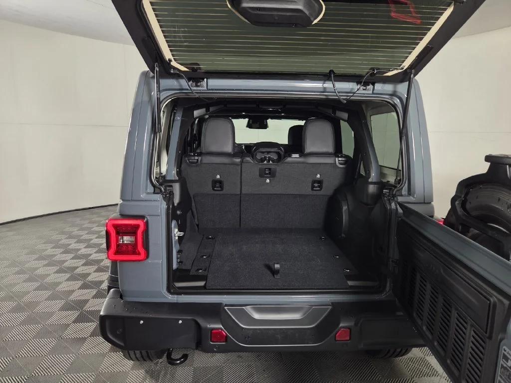New 2026 Anvil Clear-Coat Exterior Paint Jeep Sahara image 21