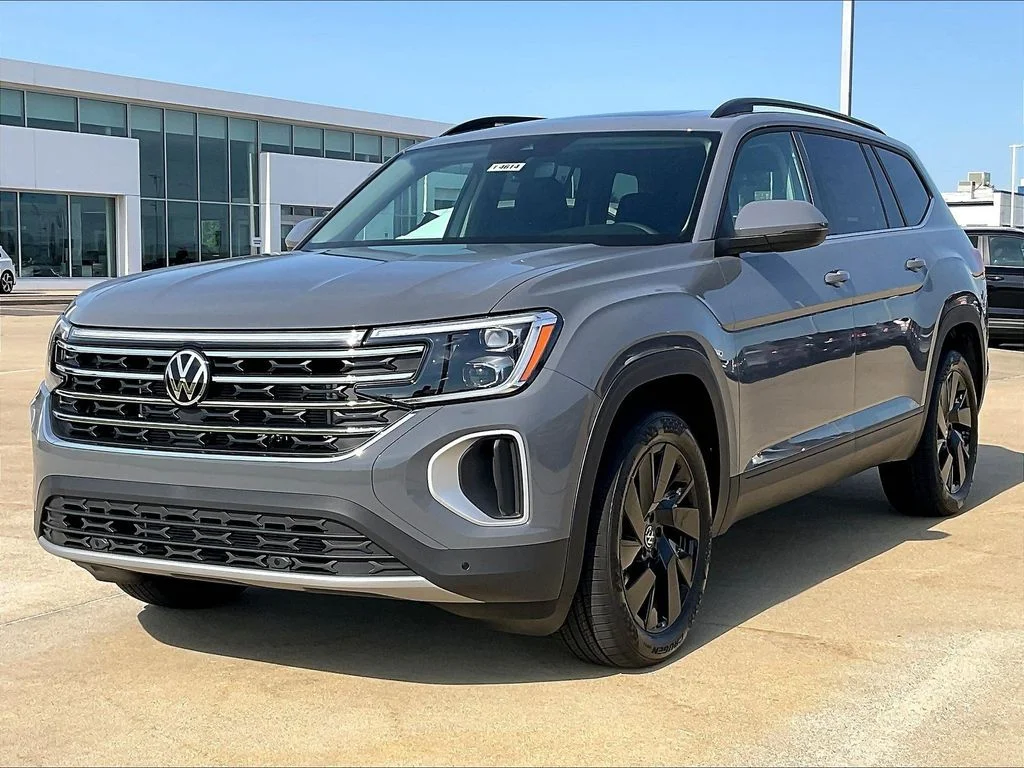 New 2026 Gray Volkswagen SE w/Technology image 7