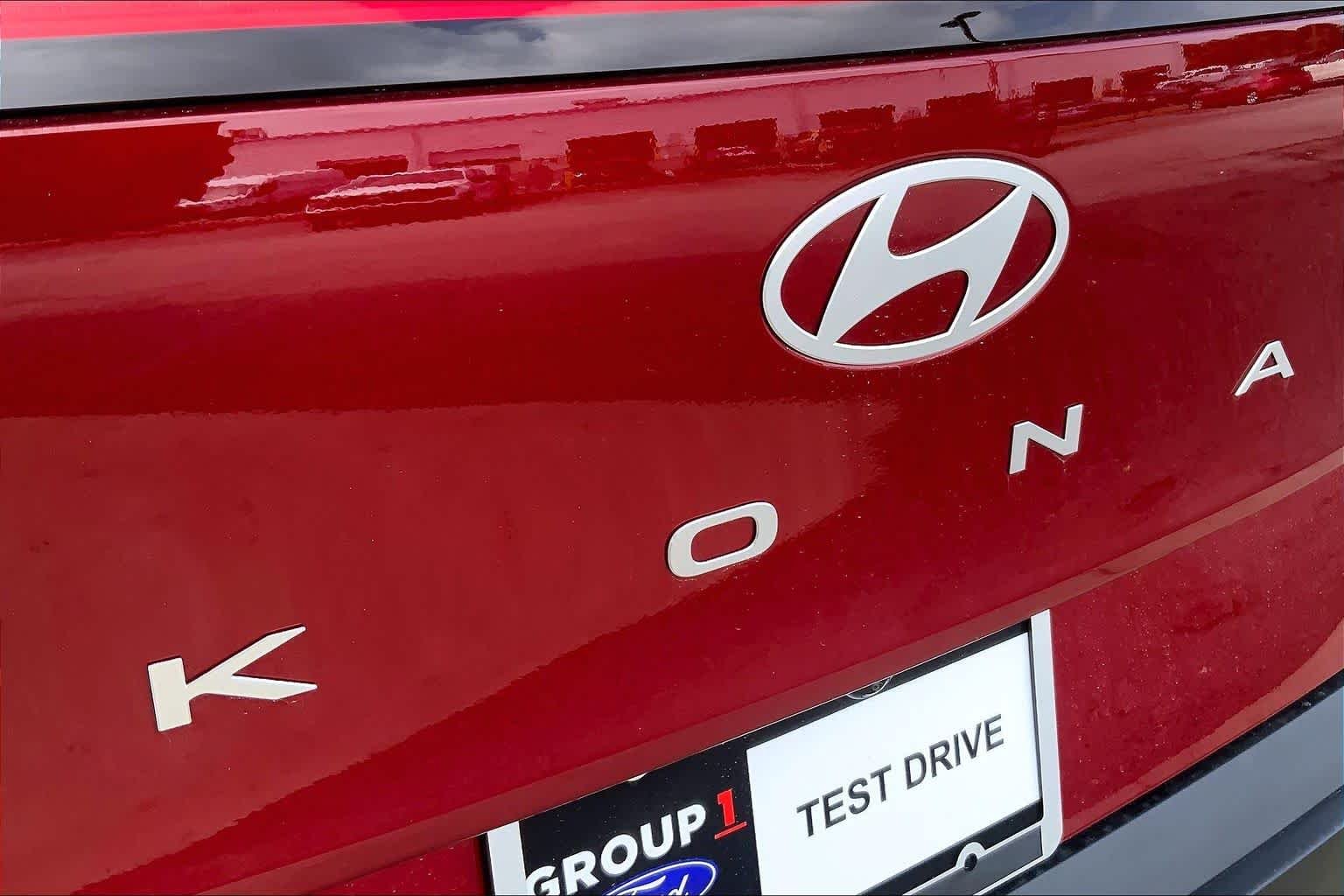 Used 2025 Ultimate Red Metallic Hyundai SEL Convenience image 29