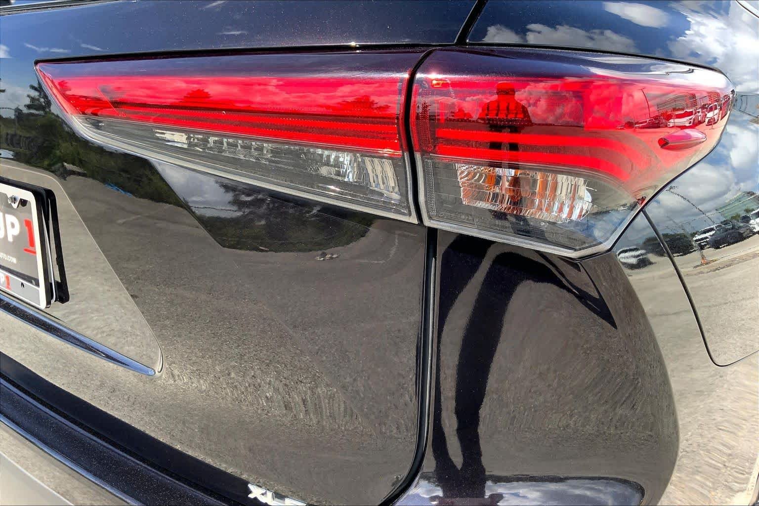 Used 2020 Opulent Amber Toyota XLE image 30