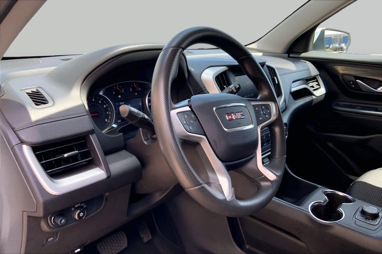 Used 2024 Summit White GMC SLE image 16