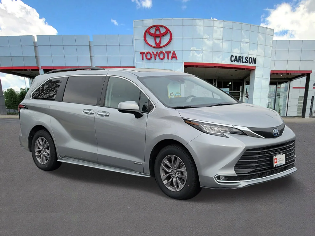 Certified 2021 Toyota Sienna XLE with VIN 5TDJSKFC1MS010857 for sale in Minneapolis, Minnesota