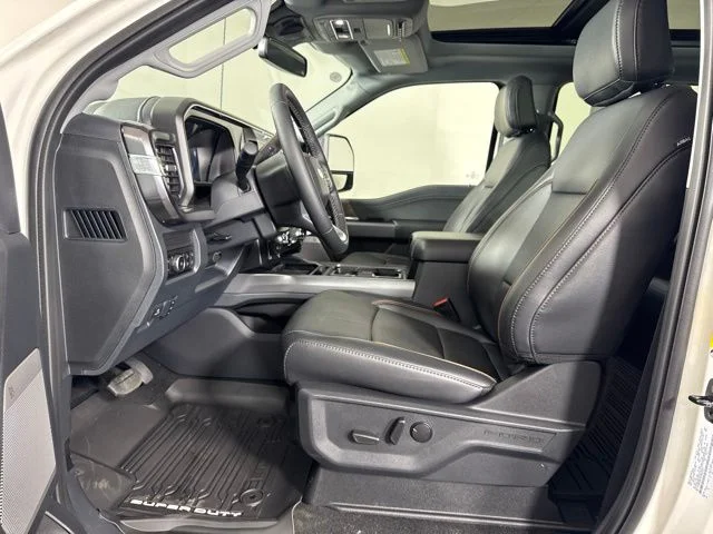 New 2026 Star White Metallic Tri-Coat Ford Lariat image 11
