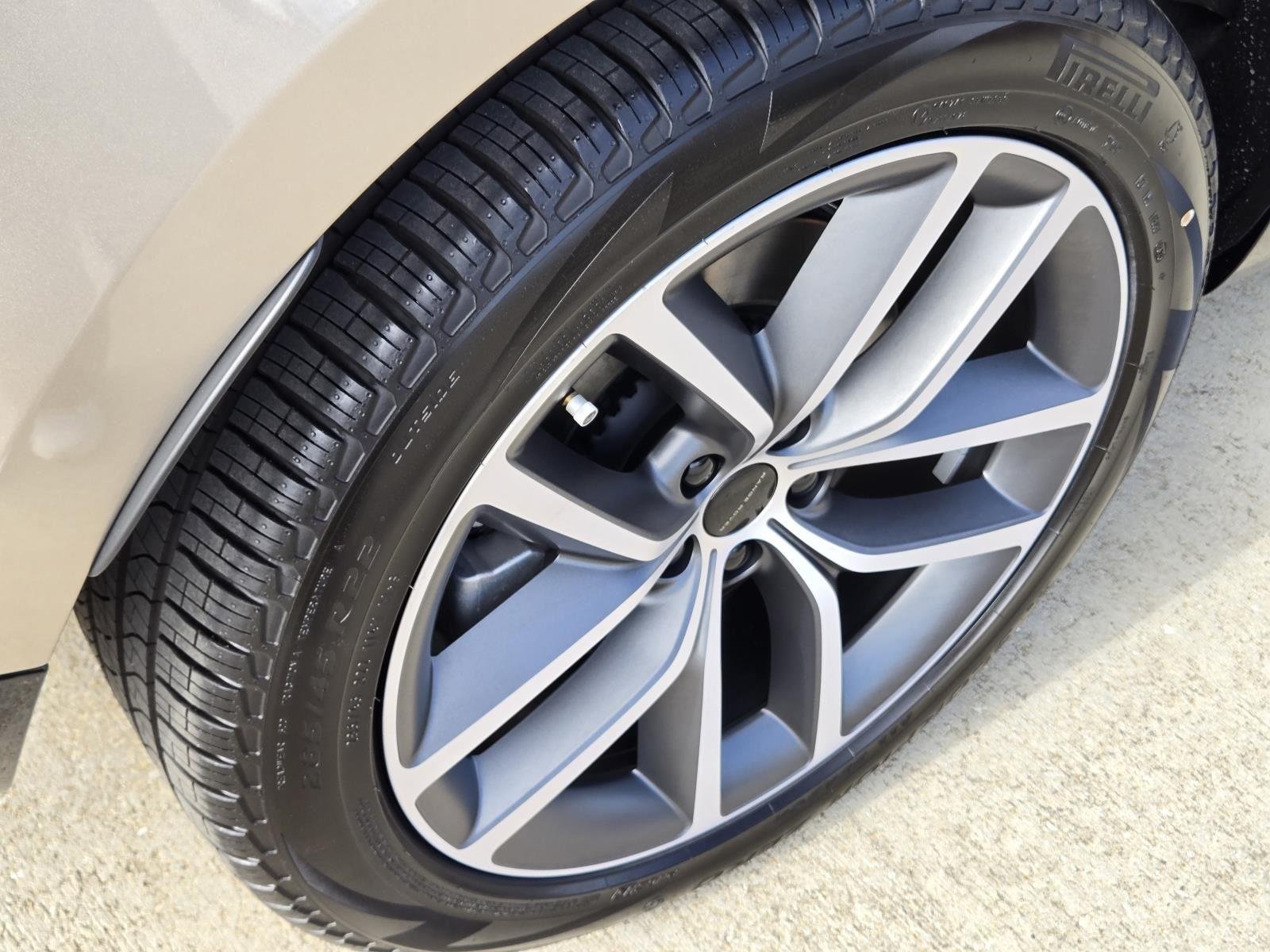 New 2026 Batumi Gold LAND ROVER SE PHEV image 10