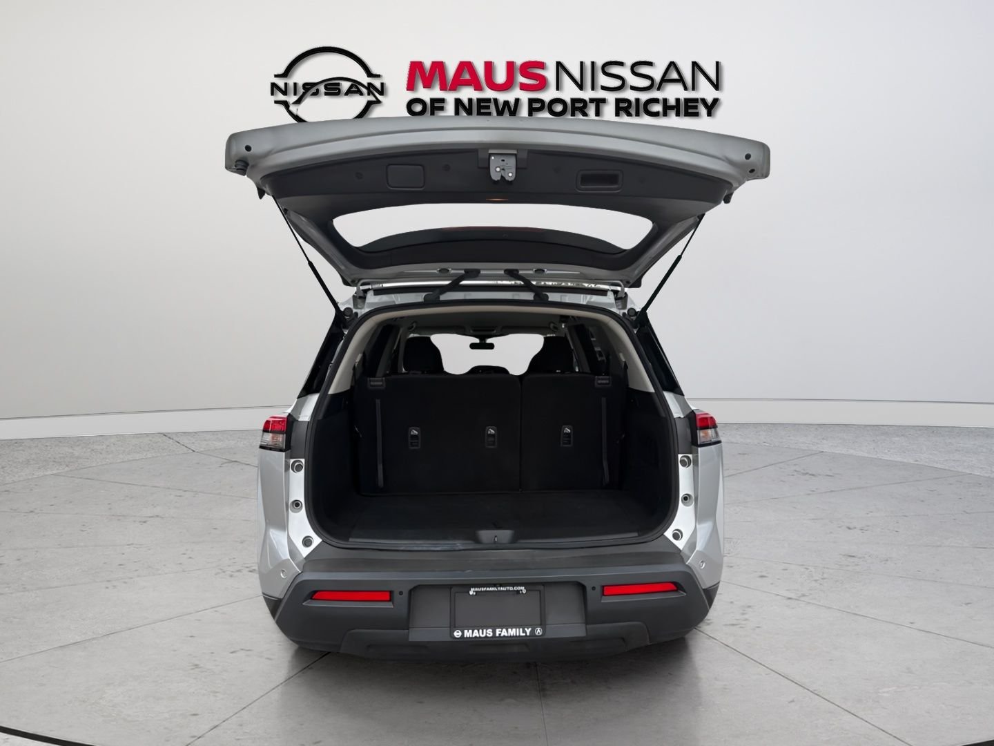 Used 2024 Silver Nissan SV image 10