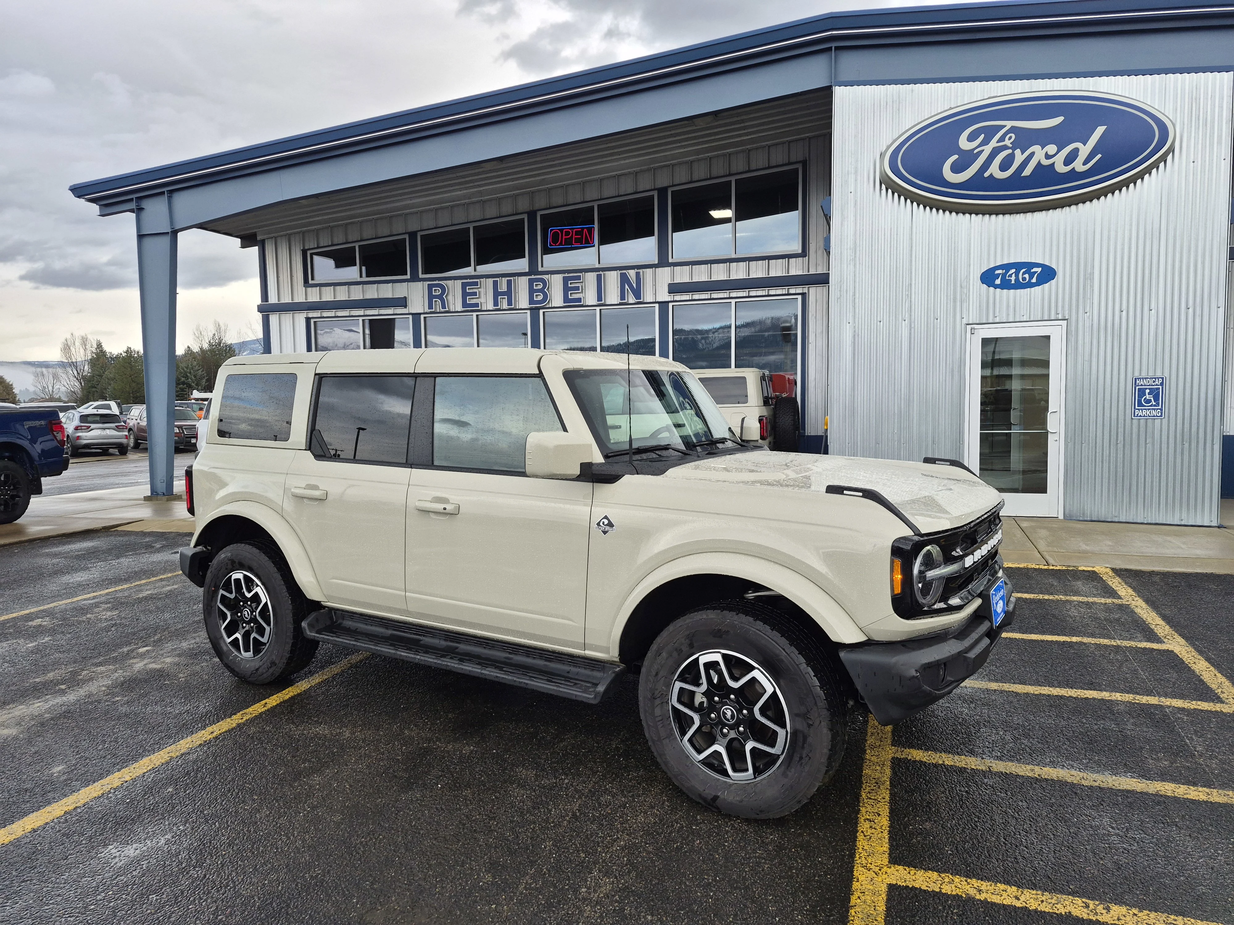 2025 Ford Bronco Outer Banks 4x4's photo