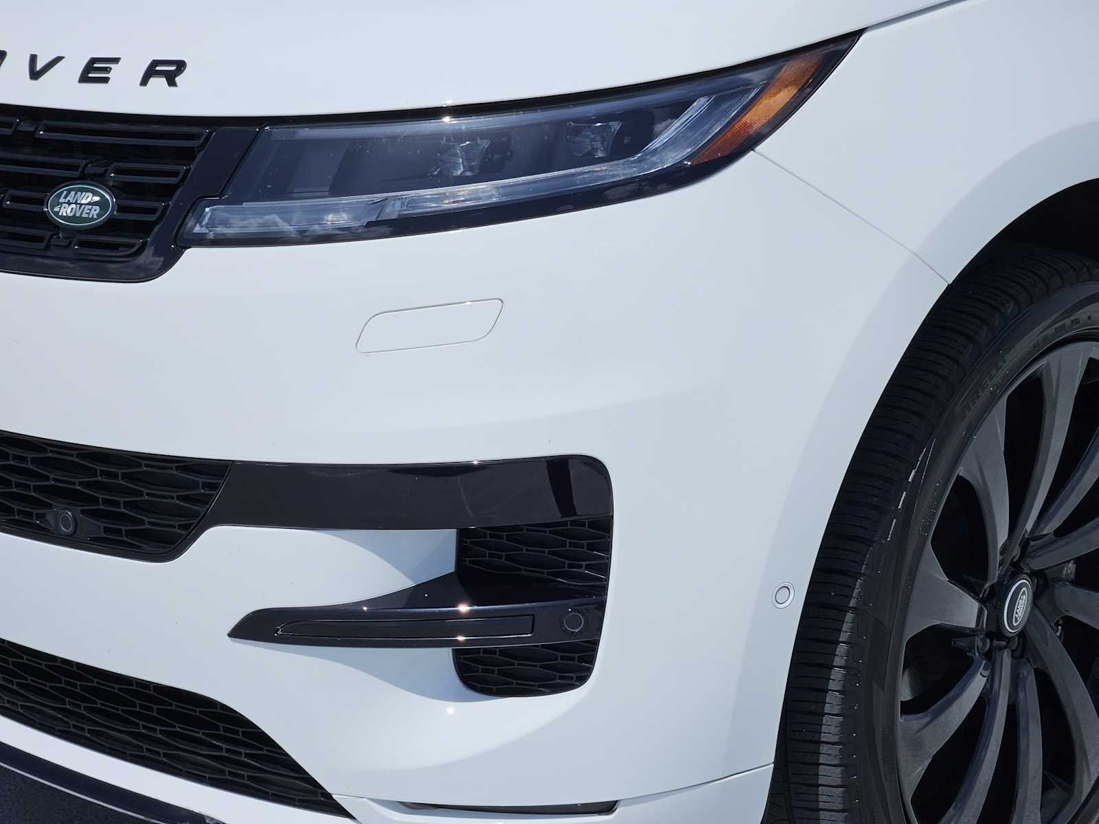 Certified Used 2024 Fuji White Land Rover Dynamic SE image 8