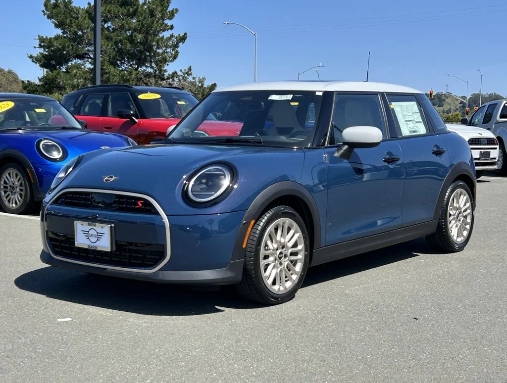 2026 MINI Hardtop Cooper S's photo
