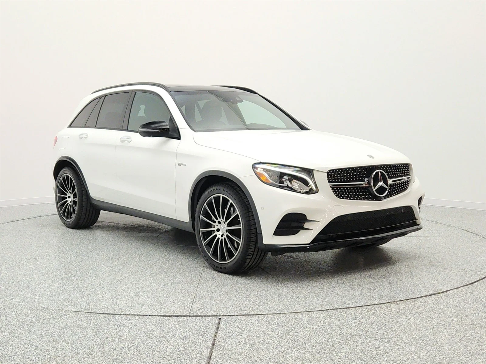 Used 2018 Polar White Mercedes-Benz AMG® GLC 43 4MATIC SUV image 3