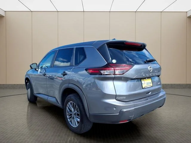 Used 2024 Gray Nissan S image 7