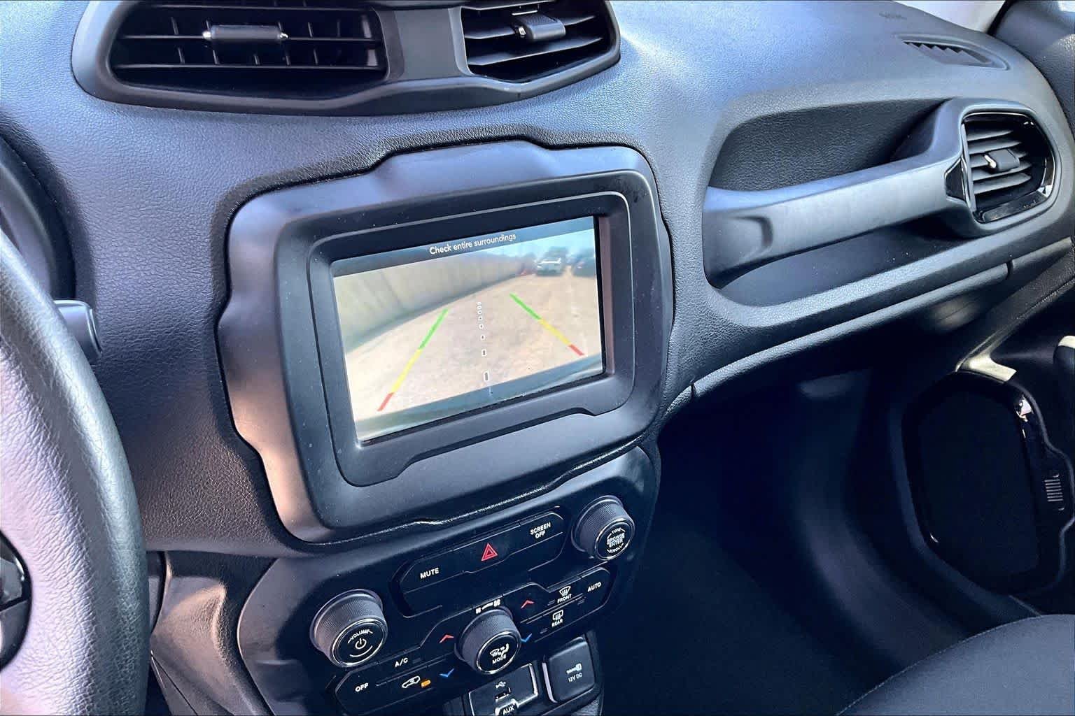Used 2020 Black Clearcoat Jeep Altitude image 28