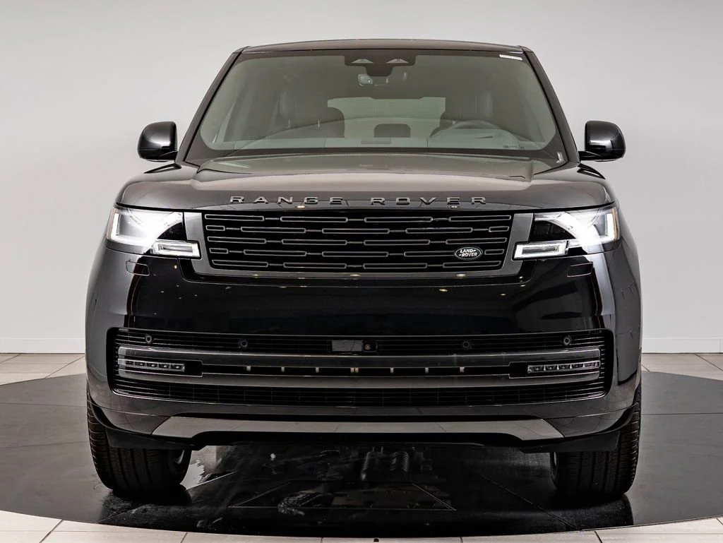 New 2026 Santorini Black Land Rover SE image 2