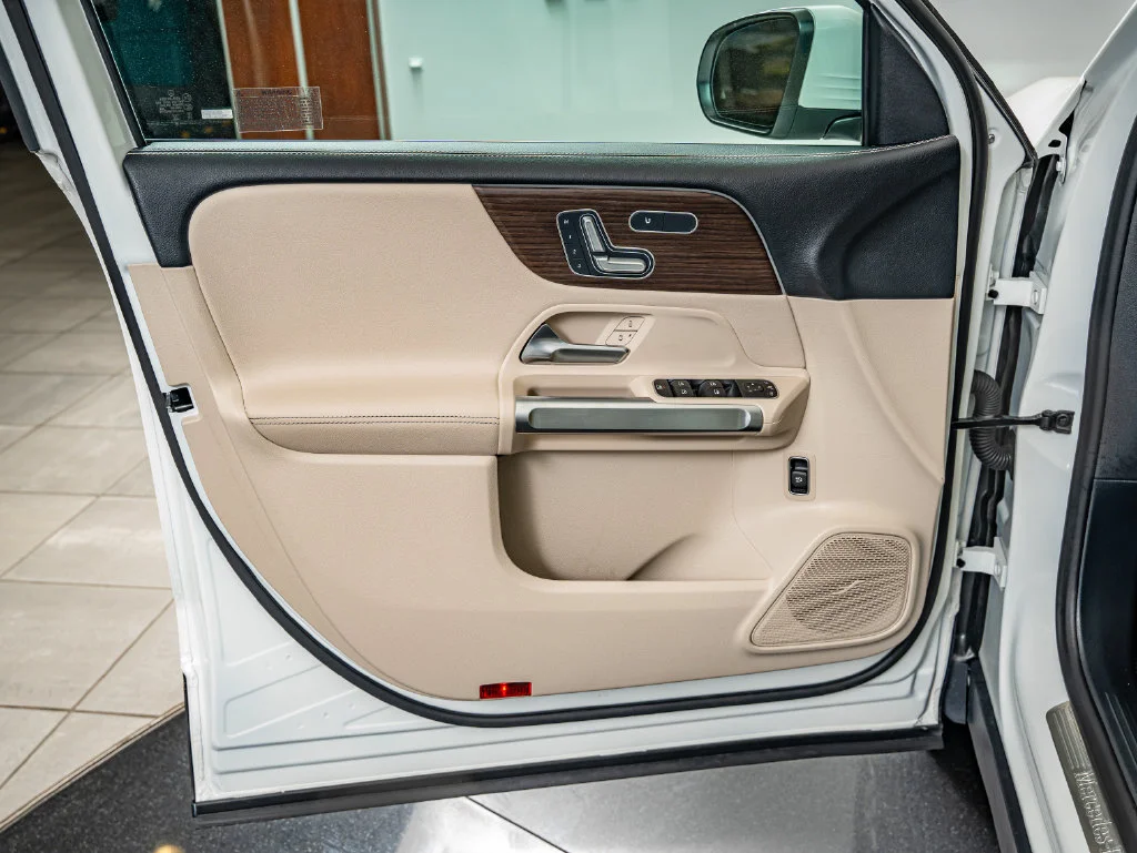 Used 2026 Polar White Mercedes-Benz GLB 250 image 19