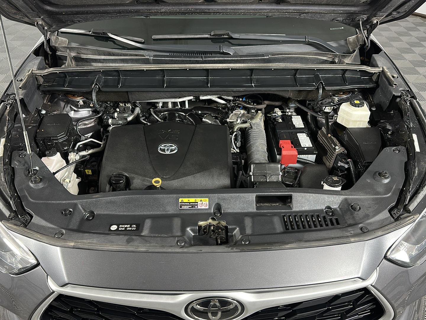 Used 2021 Magnetic Gray Metallic Toyota LE image 10