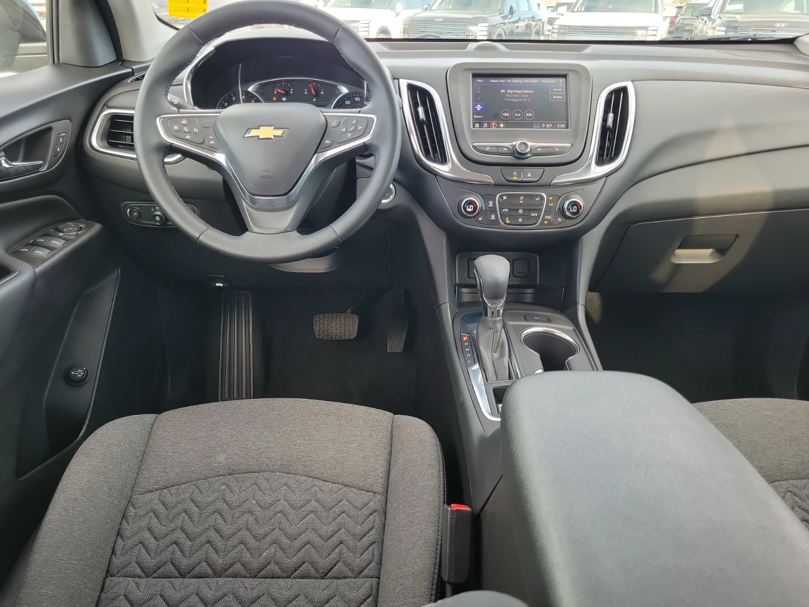 Used 2024 Mosaic Black M Chevrolet FWD LT image 10