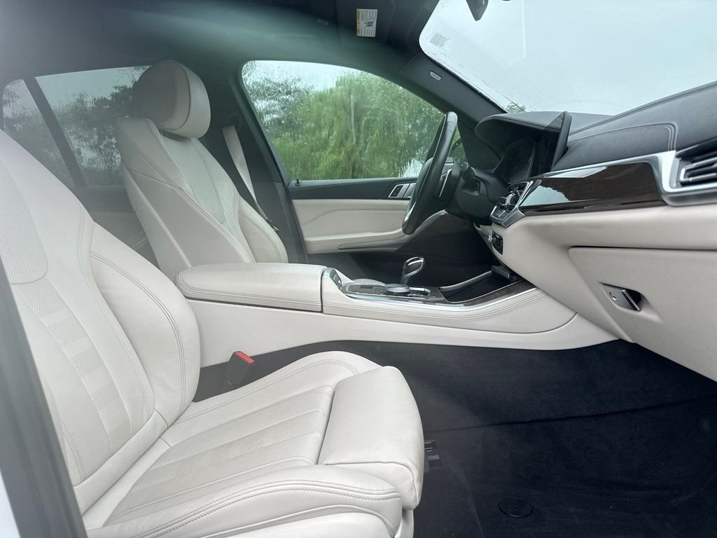 Used 2019 Mineral White Metallic BMW xDrive40i image 24