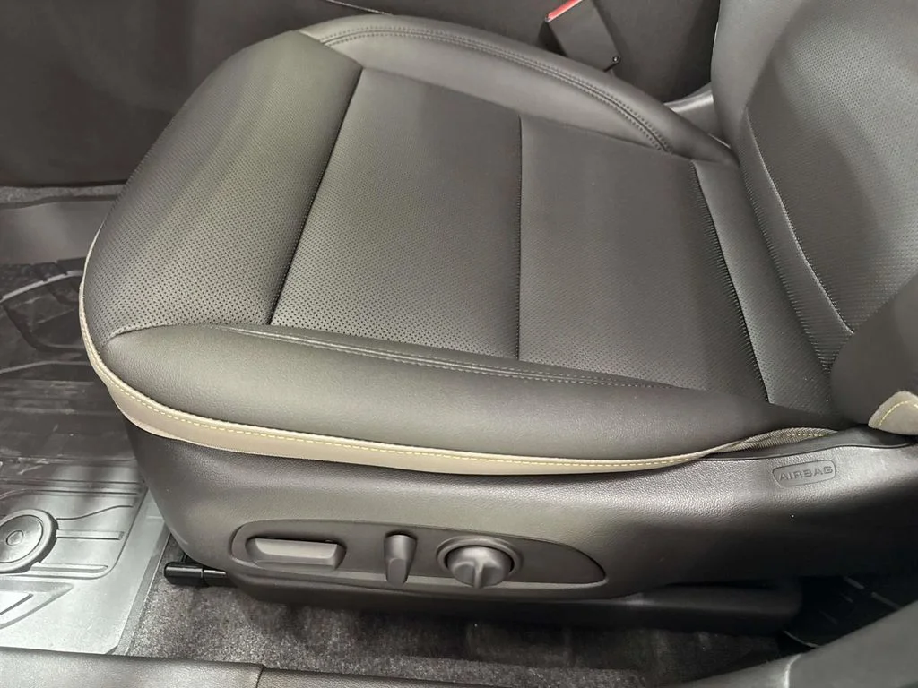 New 2026 Mosaic Black Metallic Chevrolet ACTIV image 17
