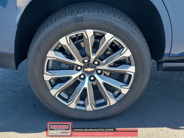 New 2026 Lakeshore Blue Metallic Chevrolet High Country image 5
