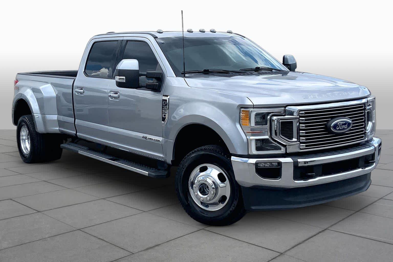Used 2022 Iconic Silver Metallic Ford LARIAT image 3