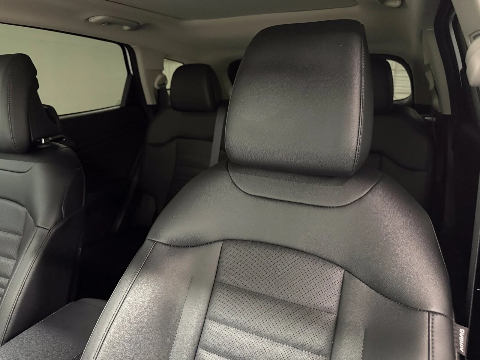 Used 2023 White Kia SX-Prestige image 19