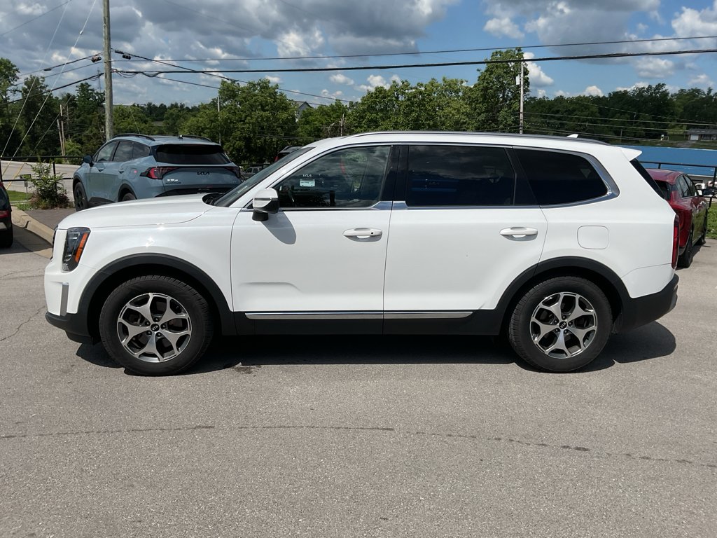 Used 2020 Snow White Pearl Kia EX image 7