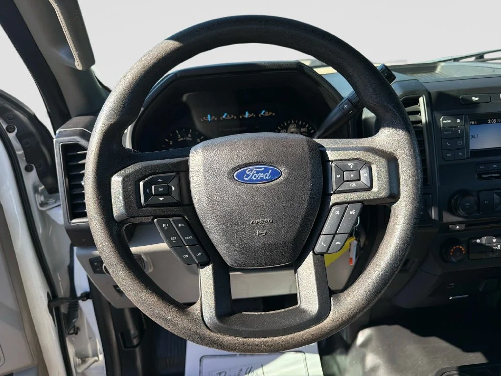 Used 2018 White Ford XL image 26