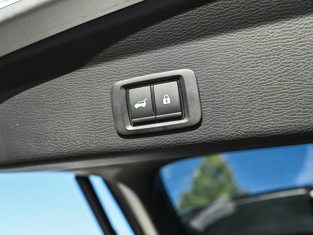 2025 Mitsubishi Outlander Plug-in Hybrid SEL - Photo 9