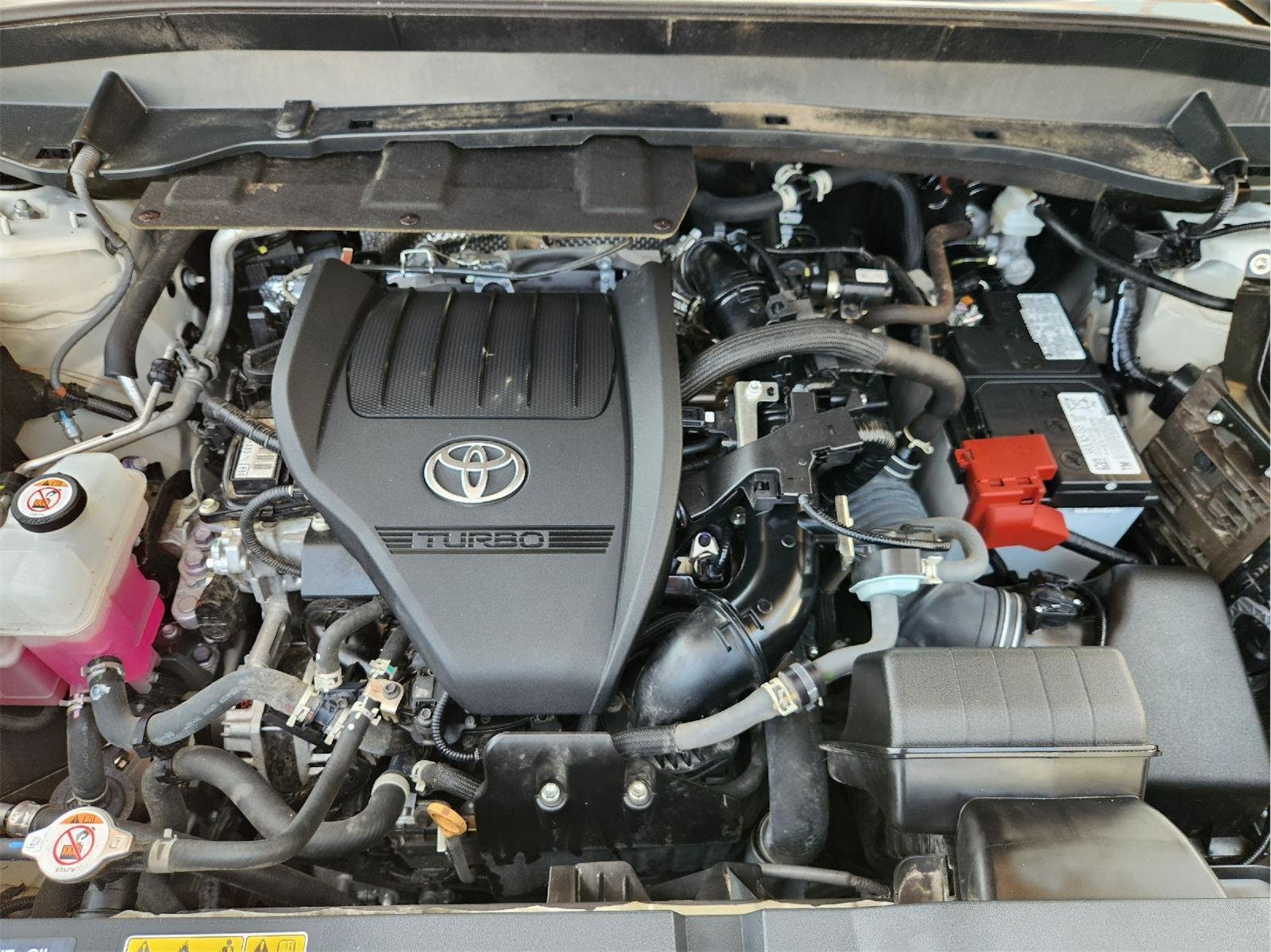 2024 Toyota Grand Highlander photo 31 of 32