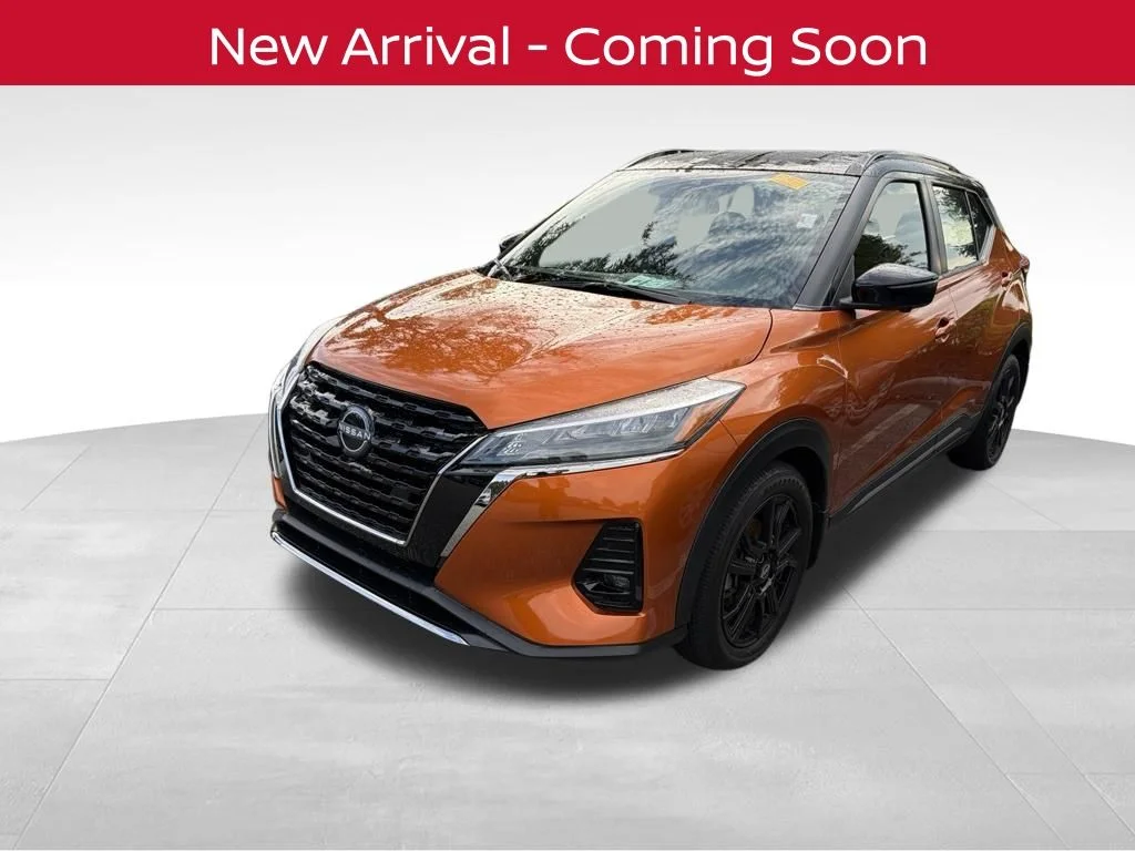Certified Used 2022 Orange Nissan SR image 2