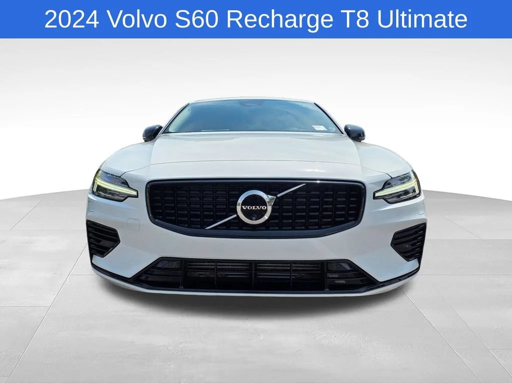 Used 2024 White Volvo T8 Ultimate Dark Theme image 9