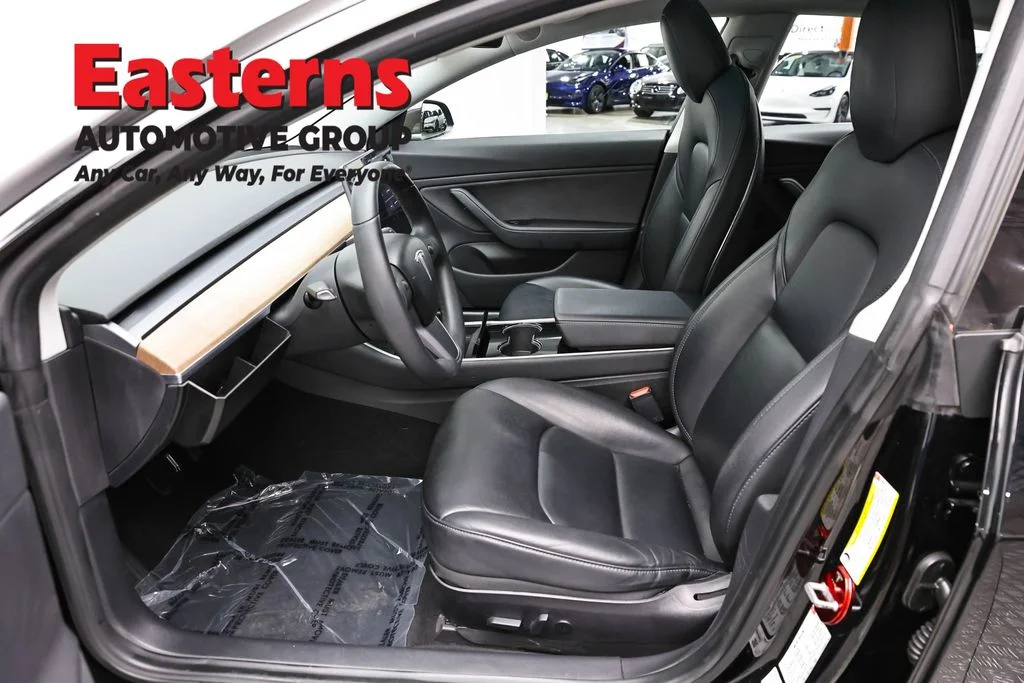 Used 2018 Black Tesla Mid Range image 14