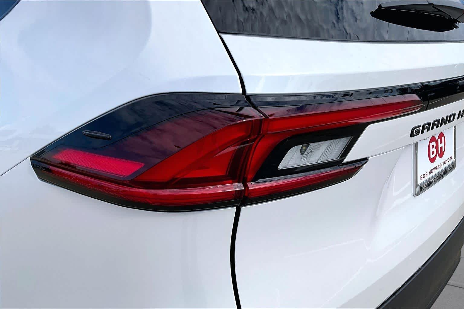 New 2026 Wind Chill Pearl Toyota XLE image 14