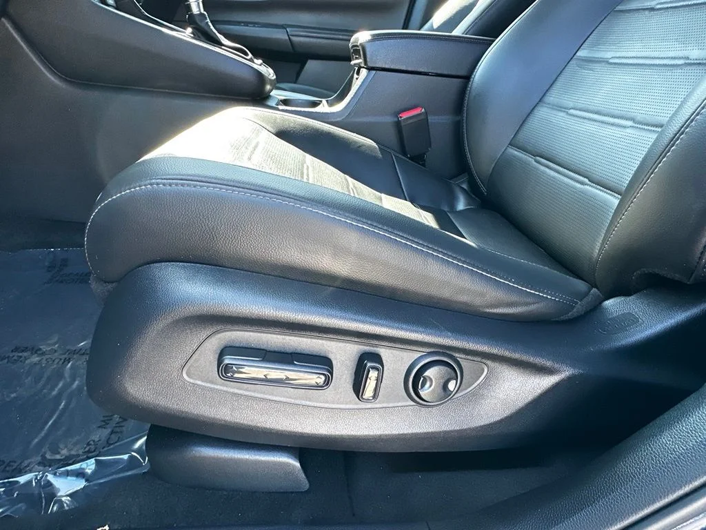 Used 2023  Honda EX-L image 23
