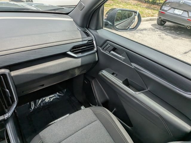 Used 2025 Silver GMC Elevation image 19