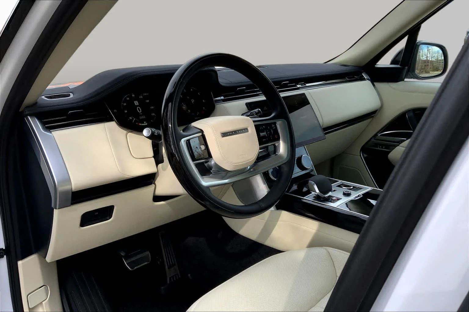 2023 Land Rover Range Rover SE - Photo 16